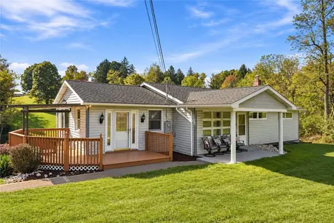 20 John Dr, Burgettstown, PA 15021
