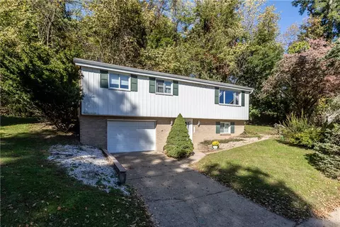 117 Chalet Dr, Pittsburgh, PA 15221