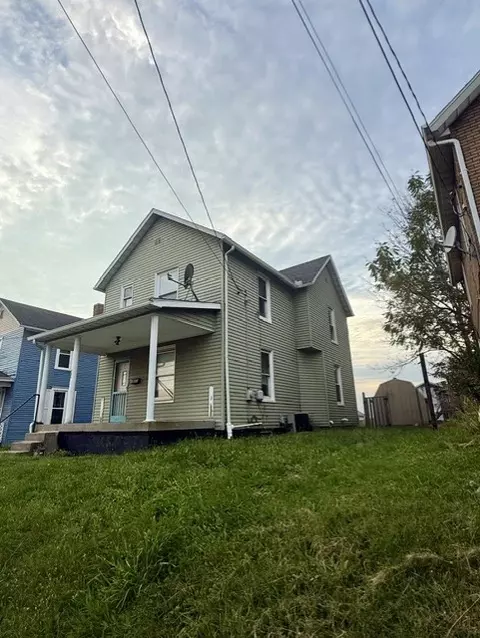 835 Lathrop St, New Castle, PA 16101