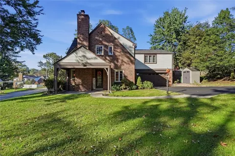 1806 Vollmer Dr, Glenshaw, PA 15116