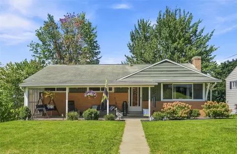 108 Hillside Dr, Zelienople, PA 16063