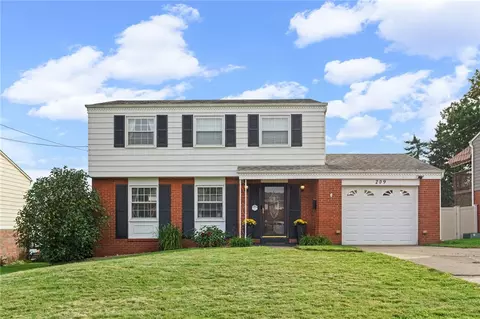 209 Elbrook Dr, Natrona Heights, PA 15065