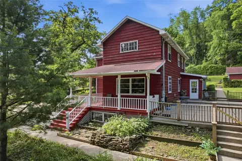 6113 Valencia Rd, Valencia, PA 16059