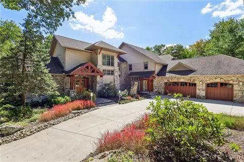 2330 S Ridge Dr, Hidden Valley, PA 15502