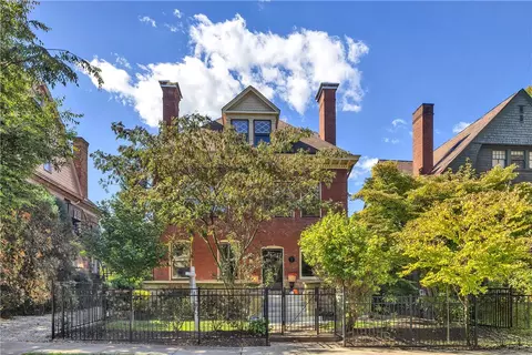 916 College St, Pittsburgh, PA 15232