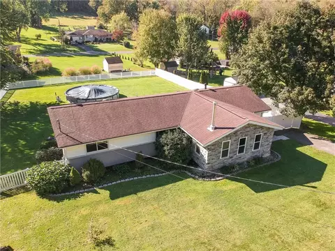 125 Park Dr, Ellwood City, PA 16117