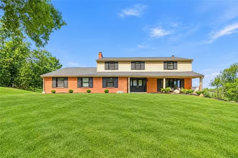 821 Jonathan Dr, Bethel Park, PA 15102
