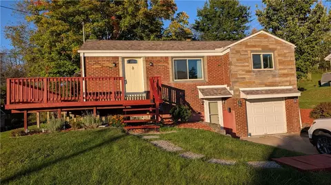 613 Chessbriar Dr, Bethel Park, PA 15102