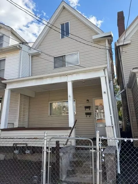 621 Walnut St, New Kensington, PA 15068
