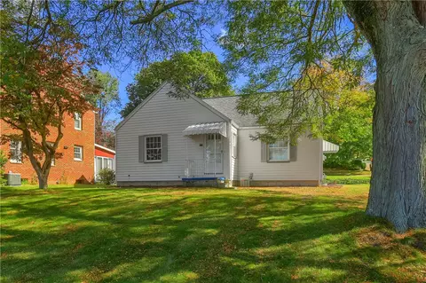 727 Pershing St, Ellwood City, PA 16117