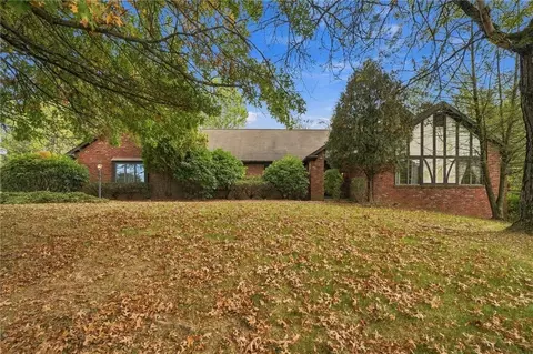 1014 Summer Ridge Ct, Murrysville, PA 15668