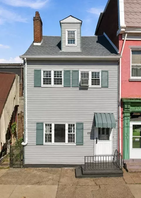 2207 Sarah St, Pittsburgh, PA 15203