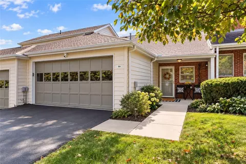 104 Boxwood Ct, Canonsburg, PA 15317