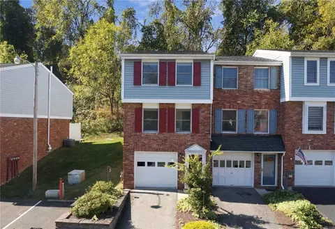 1301 Timberidge Dr, Bethel Park, PA 15102