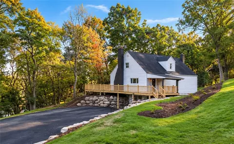 5924 Kings School Rd, Bethel Park, PA 15102