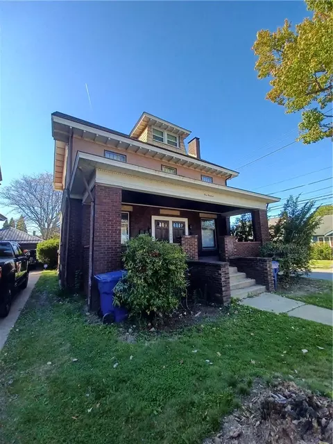 100 2nd St, Ellwood City, PA 16117