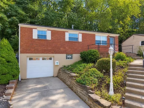 111 Greenview Dr, Verona, PA 15147