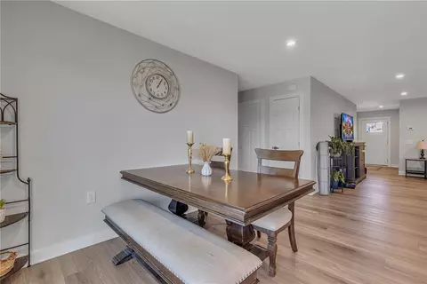 Entry Way - 106 Olivia Dr, Monaca, PA 15061 photo 2 of 5