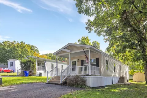 317 Laurel Dr, Cranberry Township, PA 16066