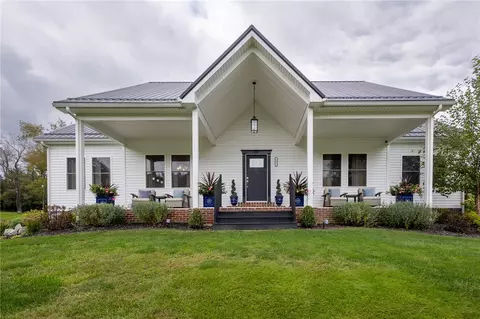 1811 Locust Ln, Mcdonald, PA 15057