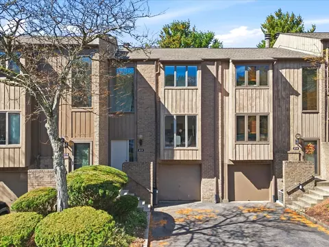 213 Pine Ct, Pittsburgh, PA 15237