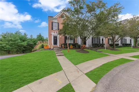 122 Castle View Dr, Mckees Rocks, PA 15136