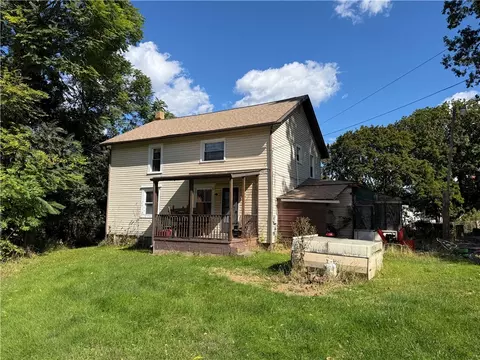 11 Kepple Rd, Leechburg, PA 15656