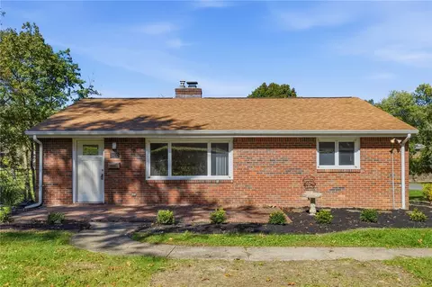 2400 Milford Dr, Bethel Park, PA 15102