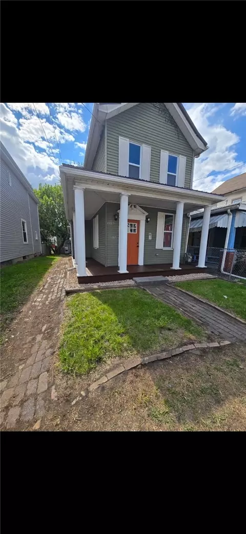 1711 4th Ave, Beaver Falls, PA 15010