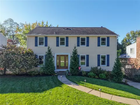 5124 Meadowridge Ln, Gibsonia, PA 15044