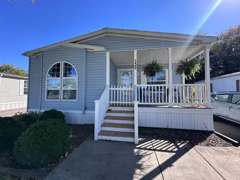 132 Treesdale Dr, Cranberry Township, PA 16066
