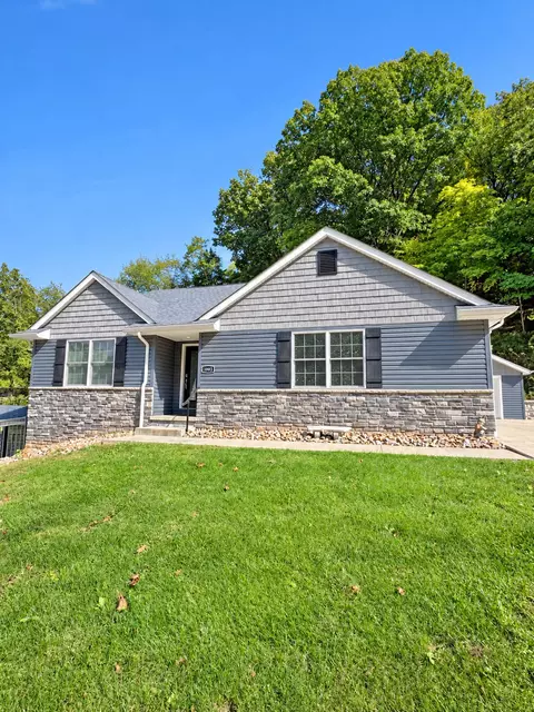 1003 Laurel Hill Dr, Homestead, PA 15120