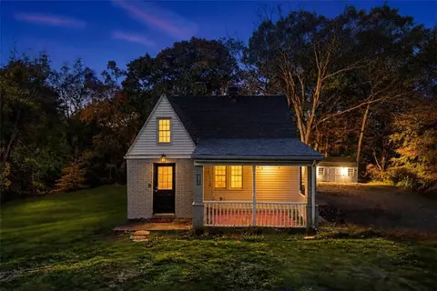695 Roosevelt Rd, Pittsburgh, PA 15237