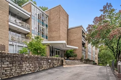 5100 Fifth Ave #402, Pittsburgh, PA 15232