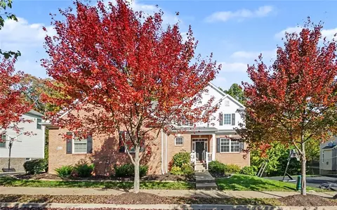 824 Westminster Ln, Cranberry Township, PA 16066