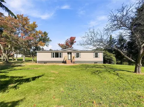 2935 State Route 31, Acme, PA 15610