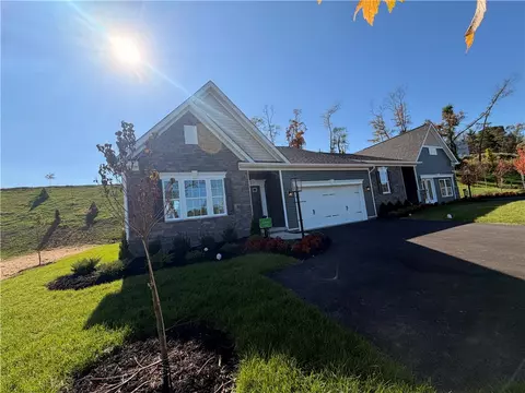 5135 S Pioneer Rd, Gibsonia, PA 15044