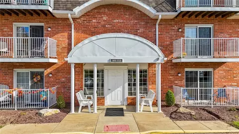 108 Clubhouse Dr, Washington, PA 15301