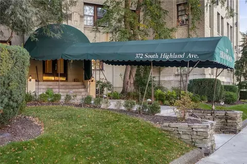 372 S Highland Ave #601, Pittsburgh, PA 15206