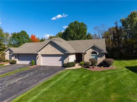 75 Fields Dr, New Castle, PA 16101