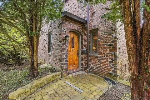 342 Parker Dr, Pittsburgh, PA 15216