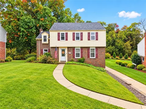 1254 Mcknight Dr, Bethel Park, PA 15102