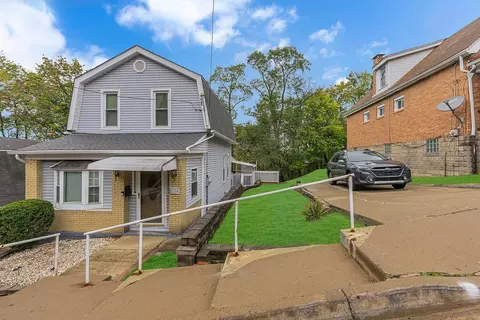 2134 Boustead St, Pittsburgh, PA 15216