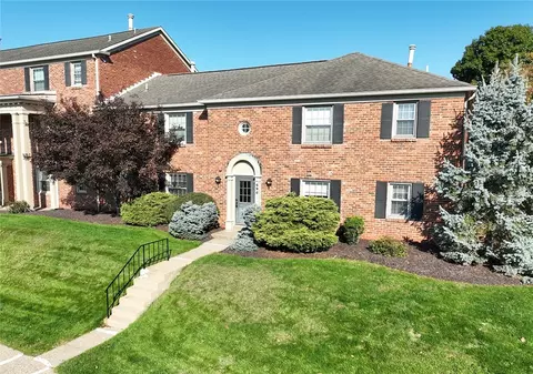 690 Robinwood #B, Pittsburgh, PA 15216