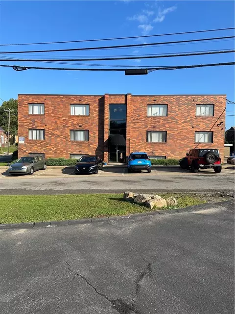 945 Washington Ave, Carnegie, PA 15106