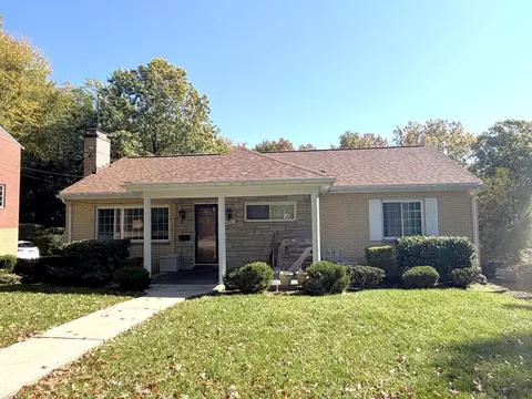 2034 W Kendon Dr, Pittsburgh, PA 15221