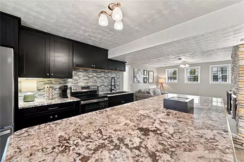 Kitchen - 138 Rizzi Dr, Irwin, PA 15642 photo 7 of 8