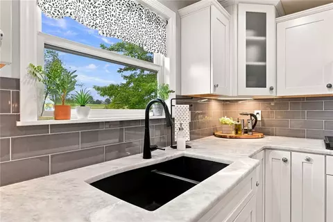 Kitchen - 138 Rizzi Dr, Irwin, PA 15642 photo 2 of 8