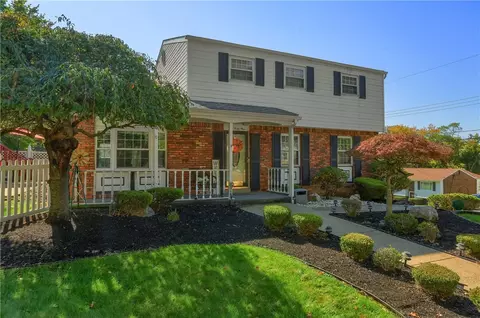 141 Golden Gate Dr, Verona, PA 15147