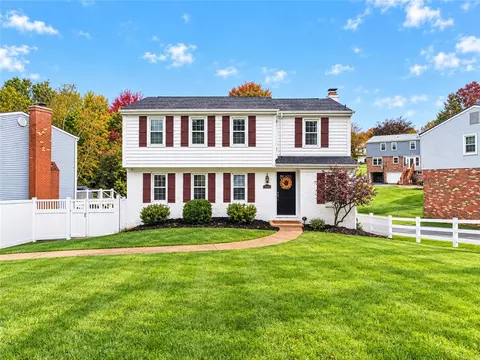 5010 Meadowridge Ln, Gibsonia, PA 15044
